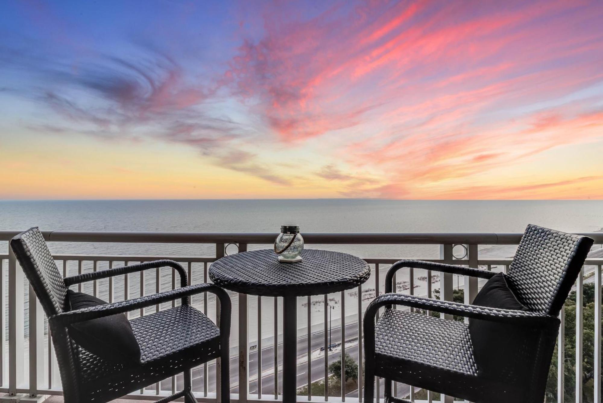 Gorgeous Oceanview 3Br Luxury Condo - Latitude Гълфпорт Екстериор снимка