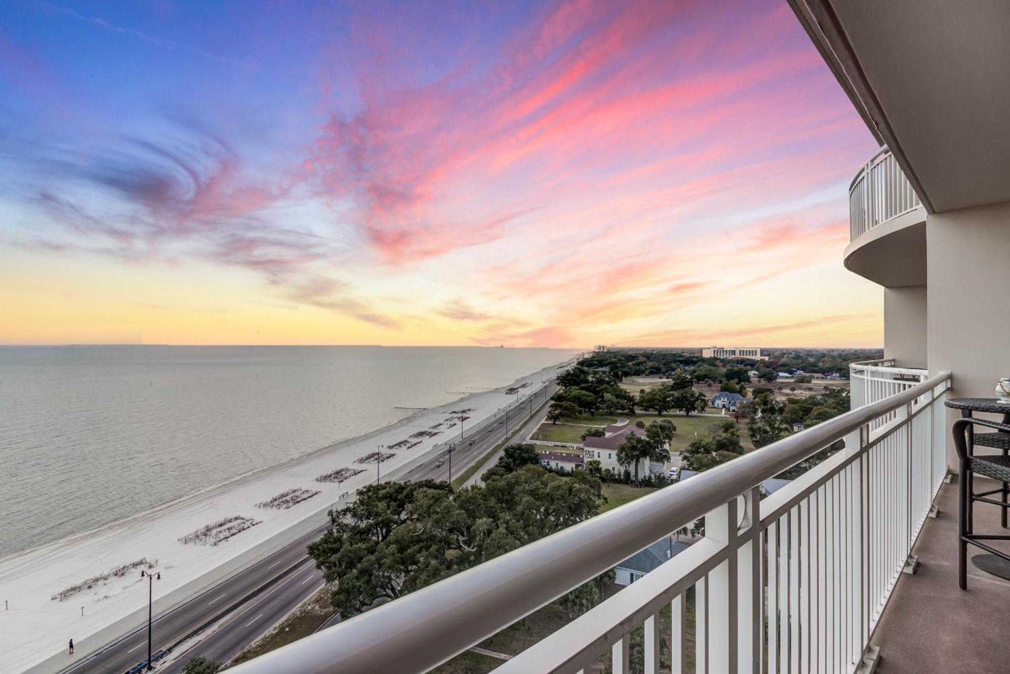 Gorgeous Oceanview 3Br Luxury Condo - Latitude Гълфпорт Екстериор снимка